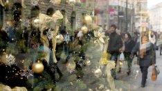 Графика на деня: Коледните онлайн продажби в САЩ ще достигнат 61 млрд. долара