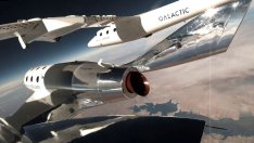 Virgin Galactic на Ричард Брансън е извела трима космически туристи на суборбитален полет