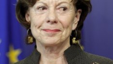 ЕС принуждава компаниите да понижат цените за роуминг и сваляне на данни