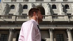 Европейските данъкоплатци продължават да спасяват банките от фалит