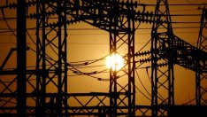 Енергийните дружества изпращат 2016 г. със срив на износа на ток