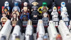 Lego залага на дигиталния свят, отвявайки конкурентите през 2022 г.