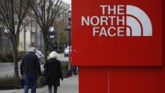 Производителят на маратонките Vans сви прогнозата за приходите си