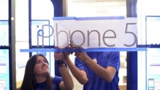 До кога ще падат акциите на Apple?