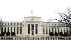Фед: 30 банки трябва да преминат стрес-тестове до 7 януари