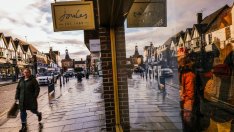 Веригата Next купува изпадналия в неплатежоспособност търговец на дребно Joules 