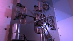 Разходите на банките за обезценка на заеми паднаха с 26% към април