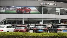 Необичайният щатски пазар на коли: дилъри без инвентар и нетърпеливи купувачи