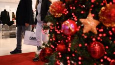 Рекордните онлайн продажби подкрепиха празничния сезон на пазаруване в САЩ