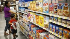 Потребителското доверие в САЩ надминава очакванията през февруари