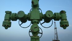 Кувейт намали добива на петрол заради забавянето на трафика през Ормузкия проток