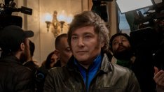 Антисистемният кандидат Хавиер Милей печели над 30% в предварителния вот в Аржентина