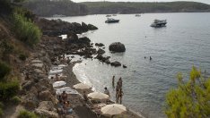 По-горещите лета и пренаселването заплашват туристическите икономики в Европа