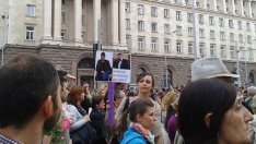 Над 10 хил. души се събраха на протест в центъра на София