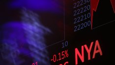 Wall Street започва новогодишната сесия с вяли спадове*