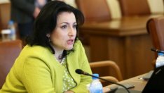 Десислава Танева: Няма риск от недостиг на основни храни