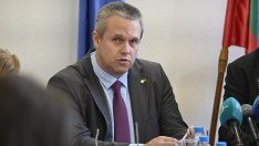 Е-бележката ще може да извинява отсъствия на ученика няколко дни преди прегледа