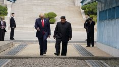 Доналд Тръмп стана първият американски президент, стъпил в Северна Корея