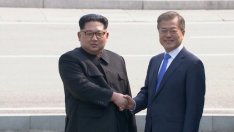 Ким Чен Ун прекоси границата с Южна Корея за исторически преговори