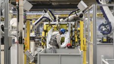 За разлика от държавните данни, частните сочат засилване на фабричната активност в Китай