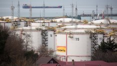 Централната банка на Русия е предупредила за риск от продължително ниски цени на петрола