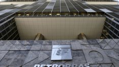 Облигационери бутат Petrobras към фалит