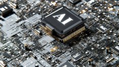 Поемат ли контрола върху AI потребителите след забавянето на регулациите