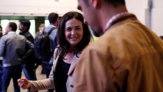 Сандберг: Разпарчетосването на Facebook няма да реши проблемите 
