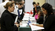 Заявките за помощи при безработица в САЩ се повишават леко