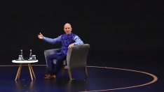 Джеф Безос продаде акции на Amazon за 737 млн. долара