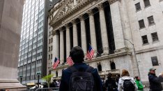Dow се покачва с 300 пункта, S&P 500 бележи рекорд след данните за инфлацията*