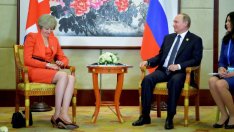 Тежката (и самотна) битка на Мей срещу Путин