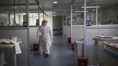 Обмисля се всяка болница в София да има COVID отделение