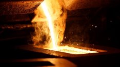 Съдбата на африканското злато лежи върху раменете на една нерентабилна мина