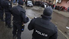 Коледните бонуси на полицаите ще са по 100 лева