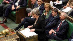 Влиза ли Мей в ролята на Варуфакис