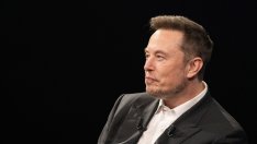 Богатството на Илон Мъск се свива с 16 млрд. долара заради слабия отчет на Tesla