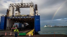 Как ще продължи стокообменът на Великобритания със Северна Ирландия?