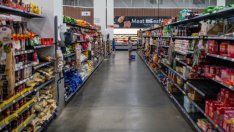 Две трети от работещите не достигат заплатата за издръжка от 1268 лв.