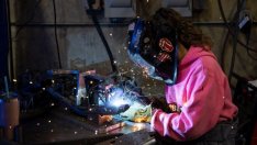 Американската икономика създава работни места с най-бързия темп от 10 месеца