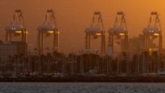 Търговският дефицит на САЩ през май е вторият по големина в историята