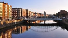 Ирландия пуска "хеликоптерни пари" като данъчно облекчение за първо жилище