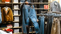 Levi's повиши прогнозите и дивидента си след силни резултати