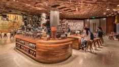 Starbucks отваря най-голямото си кафене в света в Шанхай