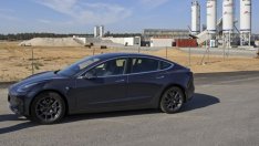 Мъск: Системата Autopilot в катастрофиралия Model S не е била активирана