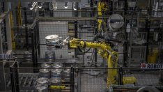 Очаква се забавяне в ръста на инсталираните индустриални роботи в България през 2025 г.