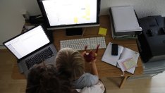 Хибридната работа привлича повече квалифицирани кадри в работната сила