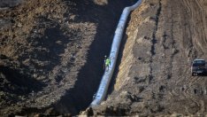 Абу Даби продава 49-процентен дял от газопроводите си за над 10 млрд. долара