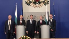 Изграждат 35 електрозарядни станции в жп гарите на областните градове