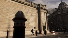 АЦБ отрече да планира отлагане на програмата за продажби на облигации